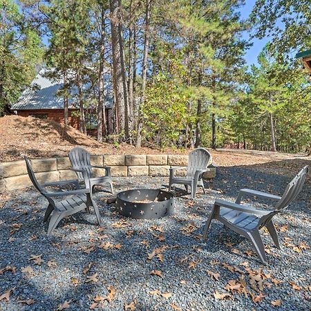 Stylish Cabin By Beavers Bend Hot Tub And Fire Pit ブロークン・ボウ エクステリア 写真