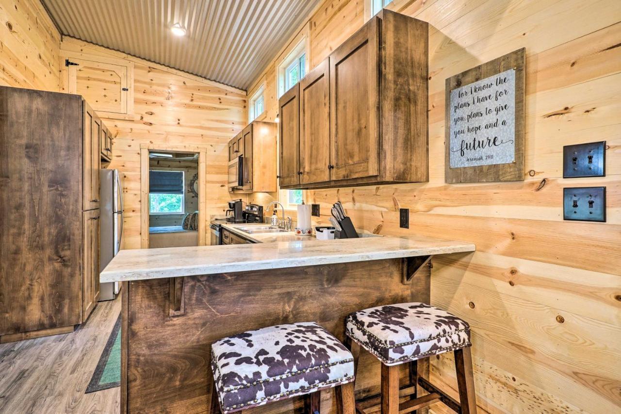 Stylish Cabin By Beavers Bend Hot Tub And Fire Pit ブロークン・ボウ エクステリア 写真